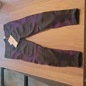 NEW Fabletics Demi Lovato leggings